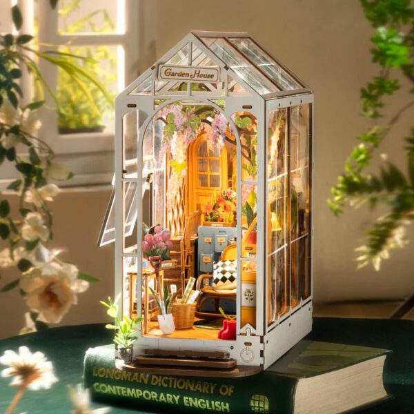 Rolife Holiday Garden House DIY Book Nook Kit, Only Supports TK And Independent Sites